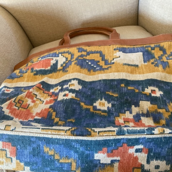 Unisa Zippered Canvas Tote - Picture 16 of 16